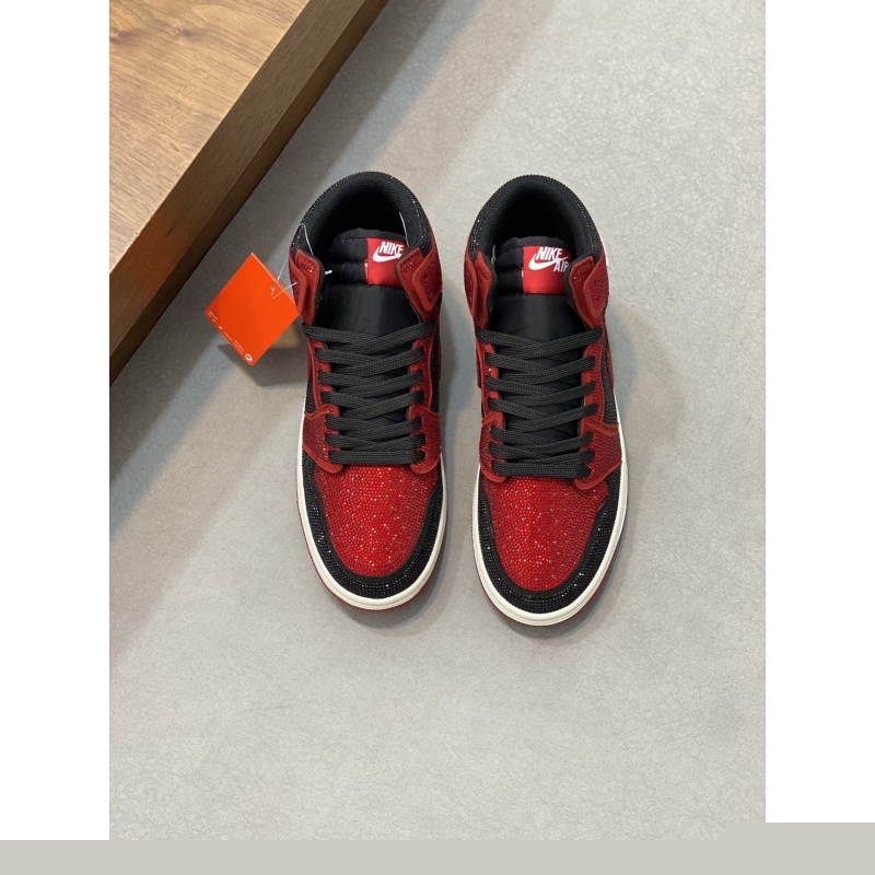 l**is V*t*n sneakers